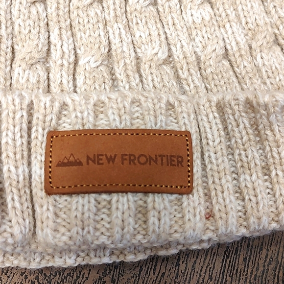 🥰 GUC New Frontier Brand Unisex Use Cable Knit OSFA Reversible Beanie, Oatmeal - Picture 3 of 4